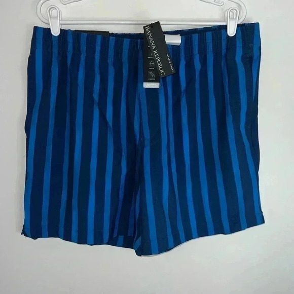 NWT Banana Republic Men's Quick Dry Hybrid Shorts LARGE - Picture 2 of 9